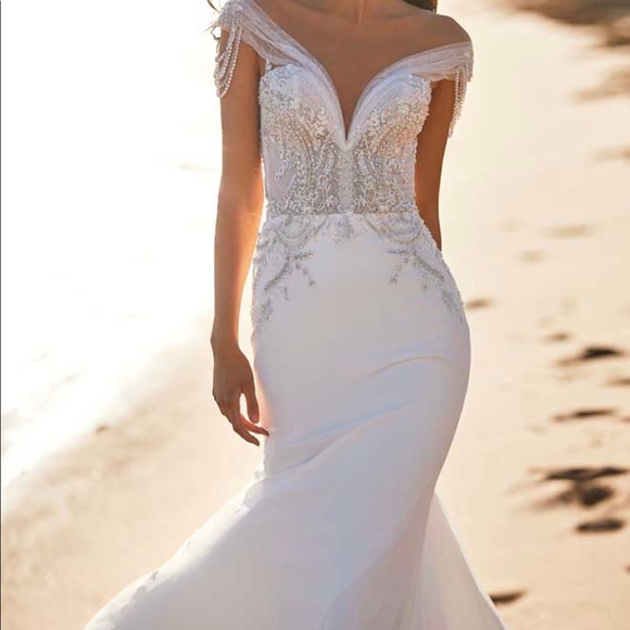 MillaNova Dresses & Skirts - Brand new Milla Nova wedding dress!